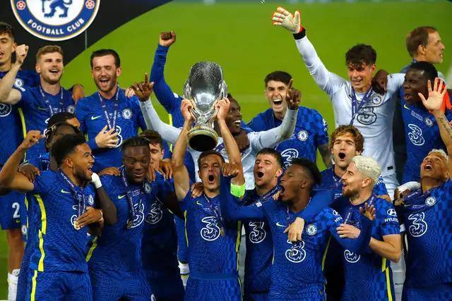 现代足球高手论剑 胜败就在一个指尖